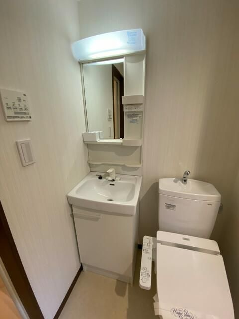 プルミエール妙蓮寺の洗面所