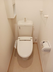 コンパクトで使いやすいトイレです