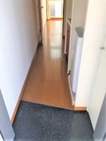 明るい玄関です