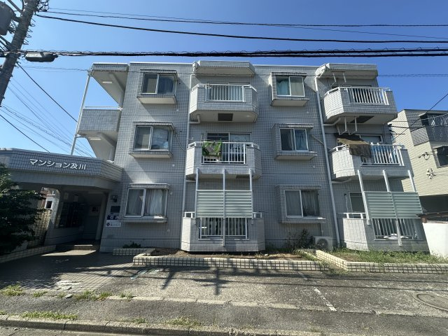 落ち着いた雰囲気の外観です