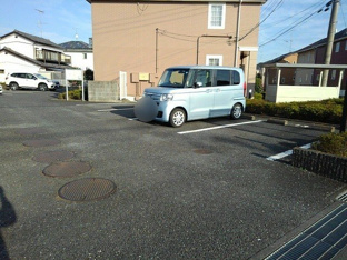 車をお持ちの方に嬉しい駐車場付きの物件です