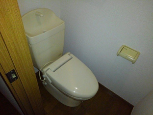 ゆったりとした空間のトイレです
