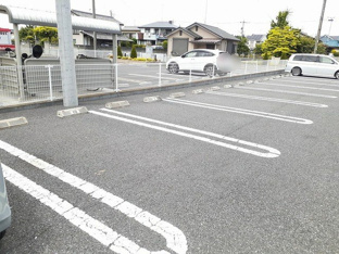 車をお持ちの方に嬉しい駐車場付きの物件です