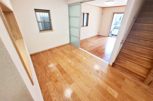 堺市南区大森の洋室|LDK：隣接する洋室1との一体利用も可能です。用途にあわせて使えます。
