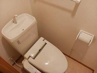 清潔感のあるトイレです