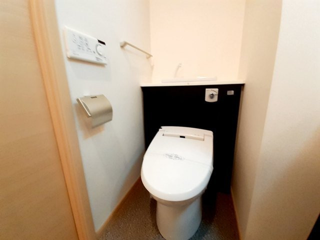 清潔感のあるトイレです