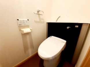 清潔感のあるトイレです