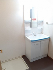 コンパクトで使いやすい洗面所