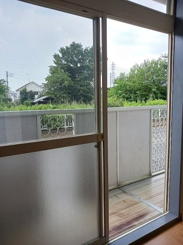 落ち着いた時間を過ごせるバルコニーです