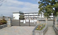 新磯小学校まで500m