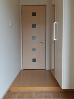 シンプルで使いやすい玄関です