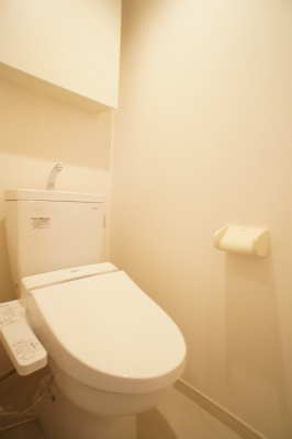 コンパクトで使いやすいトイレです