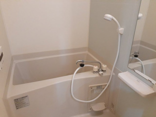 コンパクトで使いやすいお風呂です