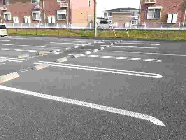 車をお持ちの方に嬉しい駐車場付きの物件です