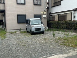 車をお持ちの方に嬉しい駐車場付きの物件です