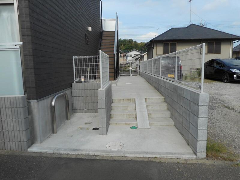 清潔なエントランスです