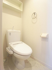 清潔感のあるトイレです