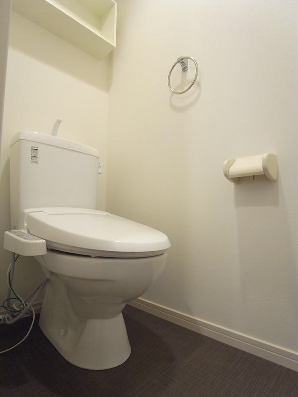 コンパクトで使いやすいトイレです