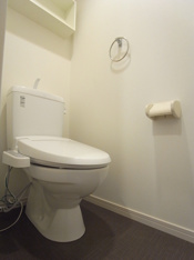 コンパクトで使いやすいトイレです