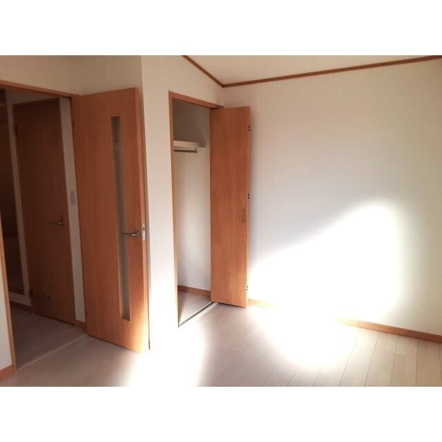明るい色調の室内です