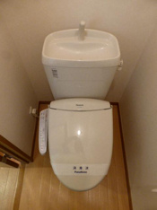 コンパクトで使いやすいトイレです