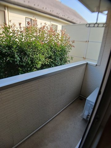 外からの目が気にならないバルコニーで洗濯物が干せます