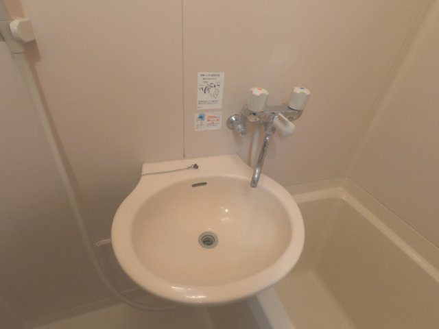 明るい洗面所です
