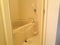 落ち着いた空間のお風呂です