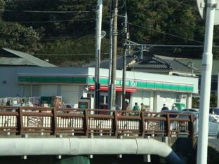コンビニ（ローソン）まで160ｍ