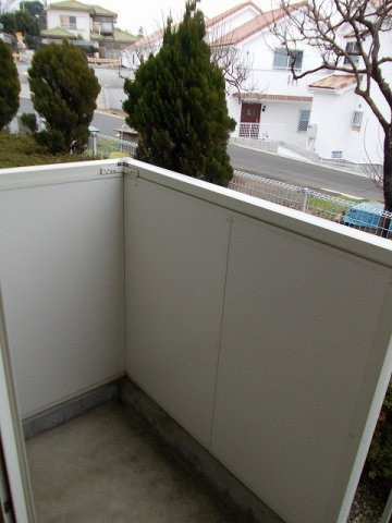バルコニーからの眺めを楽しみながら食事をしませんか