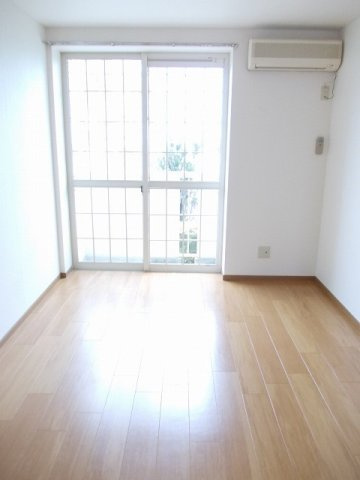 明るい色調の室内です