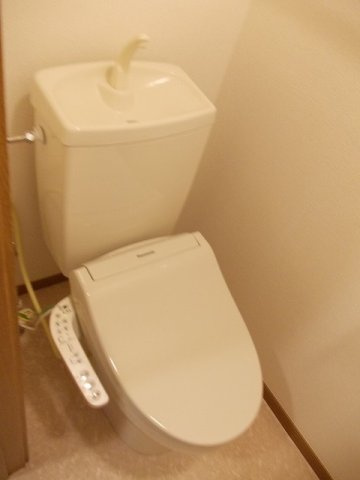 清潔感のあるトイレです