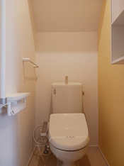 清潔感のあるトイレです