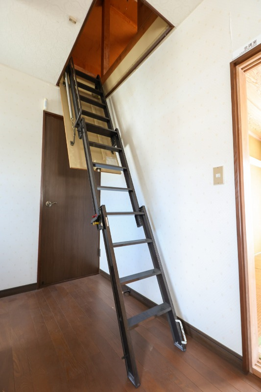 Reno WaKaBaのその他|屋根裏収納への収納はしご