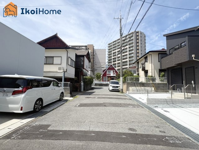 神戸市西区糀台2丁目　新築戸建　A号棟の前面道路含む現地写真|【ホームページに現地動画掲載中】●年中無休：当日予約可●前面道路は幅員約6.5m、交通量少なめで安心