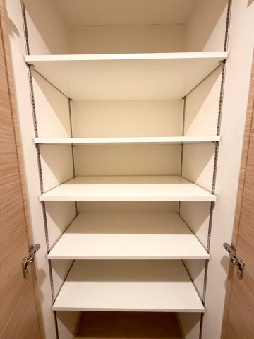 ベラスウィータ高田馬場の収納|廊下にも収納があります※別室参考