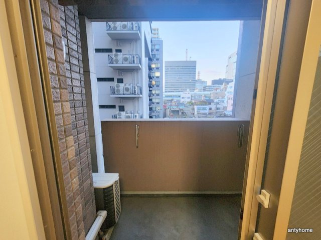 クリスタルブライト谷町　仲介手数料無料のバルコニー