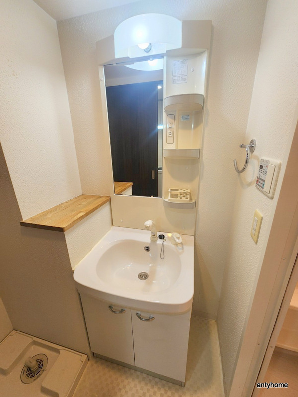 クリスタルブライト谷町　仲介手数料無料の洗面所