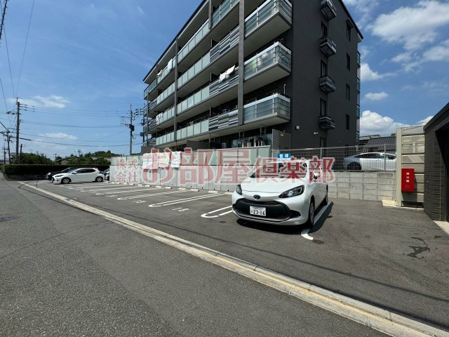 アインス鳥飼の駐車場|駐車場完備です