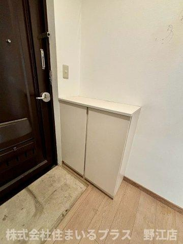 ハイツプルニエの玄関