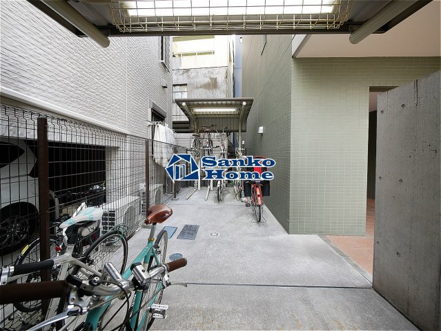 リトルフィールド蔵前の駐車場