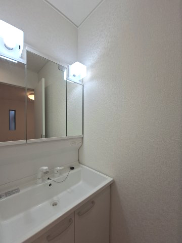 福岡市西区横浜１丁目の新築一戸建の独立洗面台