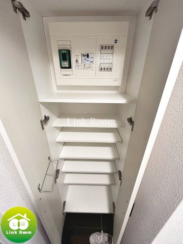 アクサス東京オリエンスの玄関