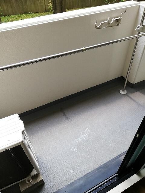日興パレス登戸のバルコニー
