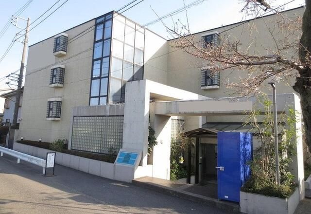 日興パレス登戸の外観