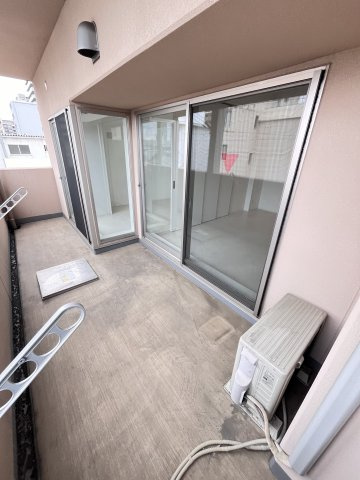 大阪市城東区関目１丁目の賃貸マンションのバルコニー