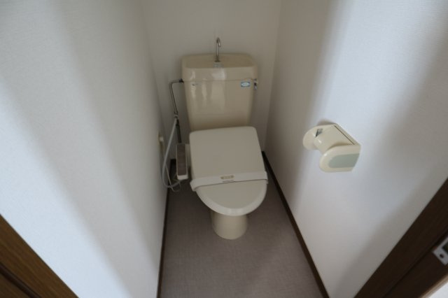 コーポラス石井のトイレ|コンパクトで使いやすいトイレです