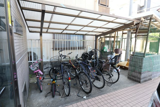 コーポラス石井のその他共用部分|駐輪場です