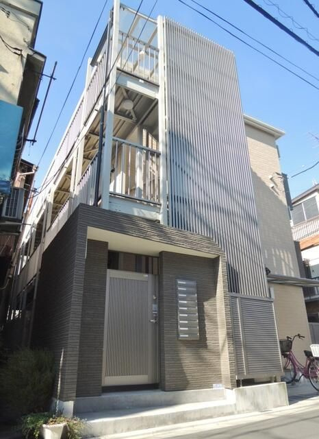 シャトレバレ町屋のエントランス