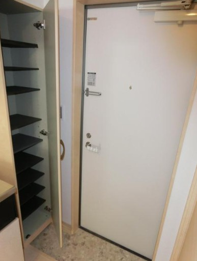 シャトレバレ町屋の玄関